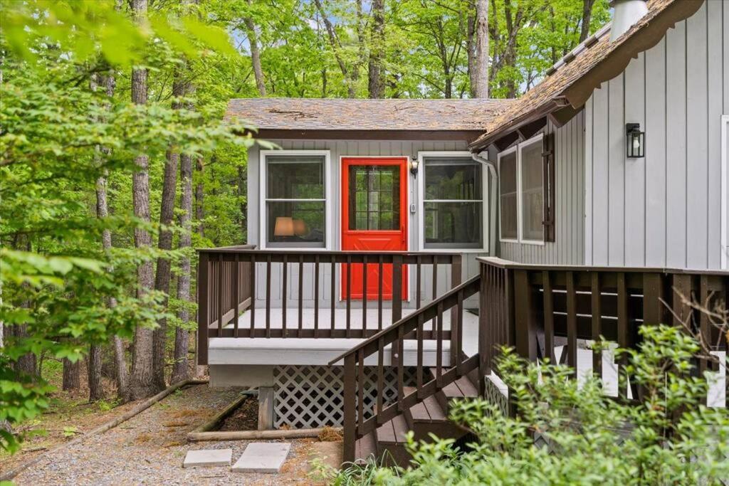 The Gingerbread House: 4 Bedroom Chalet, W/ Sunroom/Deck, Sleeps 12, Modern Amenities McGaheysville Ngoại thất bức ảnh
