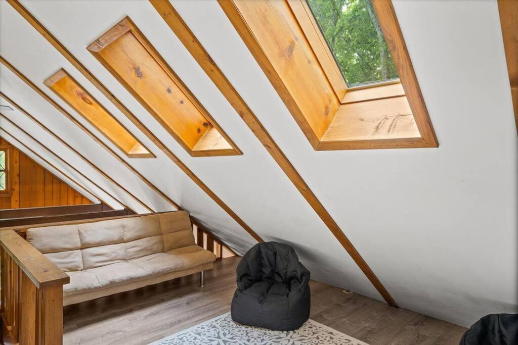 The Gingerbread House: 4 Bedroom Chalet, W/ Sunroom/Deck, Sleeps 12, Modern Amenities McGaheysville Ngoại thất bức ảnh